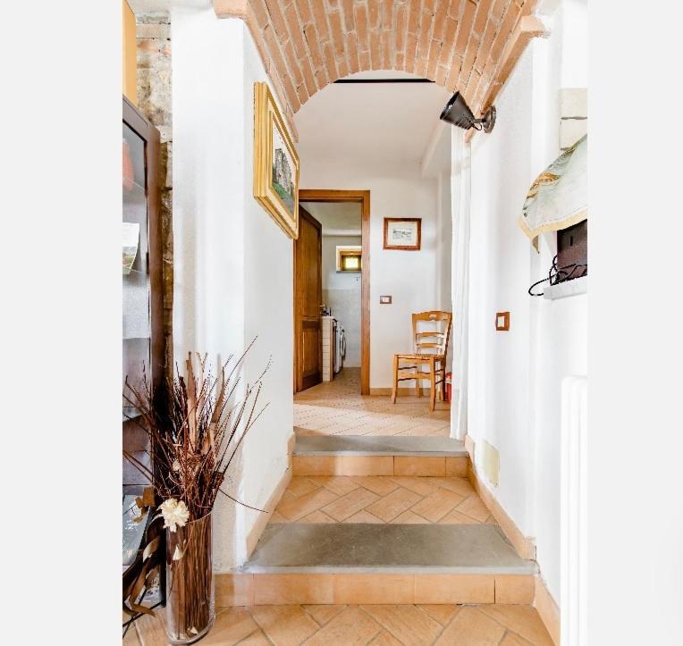 Agriturismo Angio Nel Cere Bracelli ภายนอก รูปภาพ